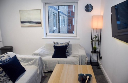Leeds Apartment | Comfortable & Professional Flat