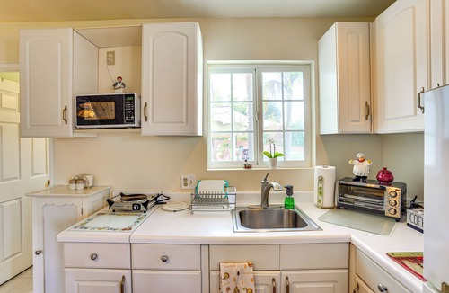 Southwest Anaheim Apartment | Cozy Couple's Oasis w/Pool: 3 Mi to Disneyland!
