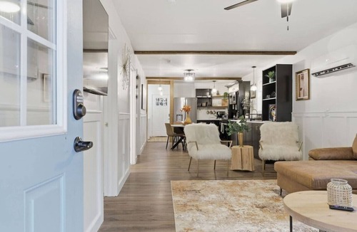 Greer House | Cute Cottage, Central Location, Pet Friendly