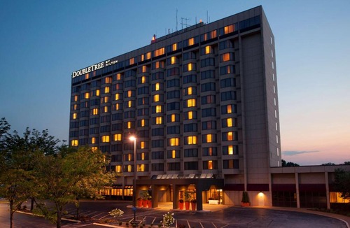 Chesterfield Hotel | DoubleTree by Hilton Hotel St. Louis - Chesterfield