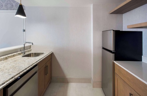 Poughkeepsie Hotel | DoubleTree by Hilton Poughkeepsie Convention Center