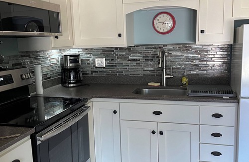 Auburn Apartment | Downtown studio/open concept with king bed. Pets welcome