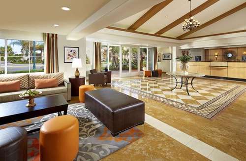 Anaheim Resort Hotel | Family Retreat Near Disneyland w/Relaxing Poolside Vibes