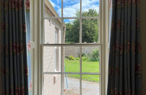 Ormiston Cottage | Fantastic Traditional yet Up-to-date Spacious Cottage Very Close to Edinburgh