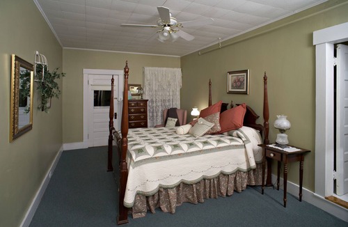 Chester Depot Hotel | Fullerton Inn