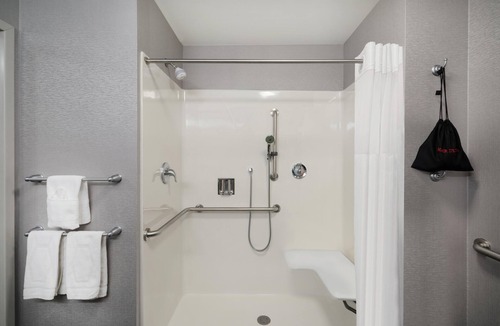 Roanoke Hotel | Hampton Inn & Suites Roanoke Airport