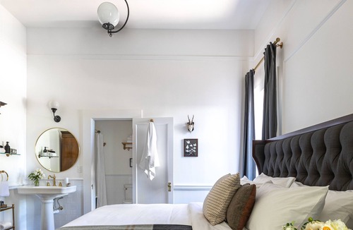 Grass Valley Hotel | Holbrooke Hotel