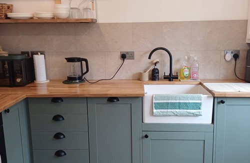 Chapeltown Cottage | Ideal for small groups - Thorner/Leeds 3 Bed cottage - with fantastic views