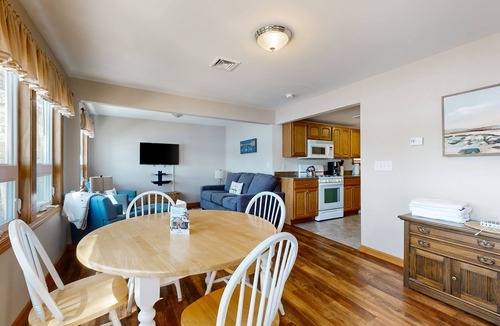 The Bays Cottage | Lakefront home with private beach, access to dock/fishing/kayaks/boat slip