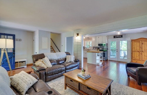 Bracey Cottage | Lakefront Vacation Rental w/Views & Hot Tub!