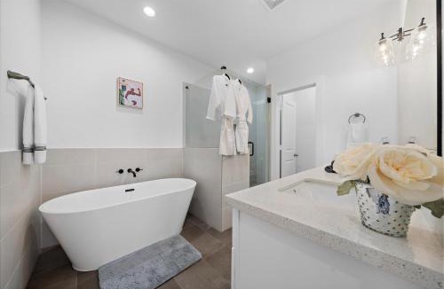 Riverside Terrace House | Luxury Home Near Med Center, Uptown & Downtown