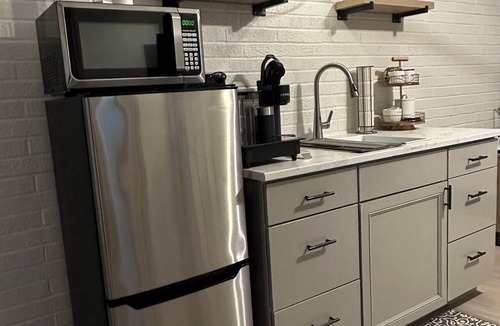 Northeast Raleigh Apartment | Modern And Spacious Studio Retreat