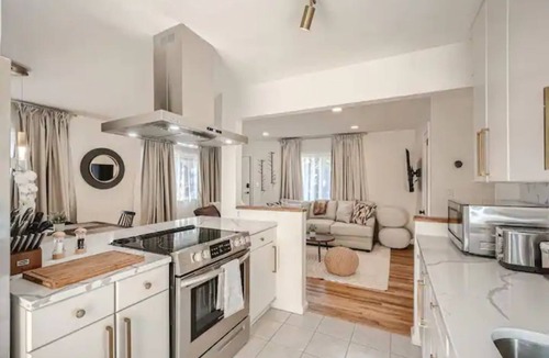 Garden Hills House | Modern Buckhead Duplex 3Br 1Ba - Walk Everywhere! Pet-Friendly