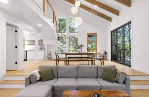 Tigerville House | Modern Luxury Cabin on 2.5 Acres with Fenced Yard