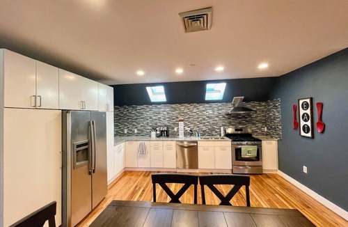 East Somerville House | MODERN Spacious 4bed 2bath HARVARD MIT BOS Cambridge Somerville walk everywhere!
