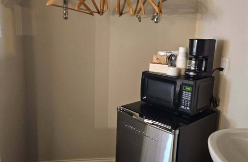 Mount Holly Springs Hotel | Mountain Creek Tavern