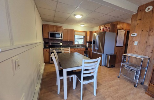 Stanley Cabin | Mountain View Log Cabin - Cozy cabin in the Blue Ridge Mountains- New Property!