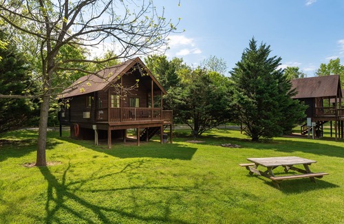 Rileyville Cabin | Mountain Views, River Frontage & HotTub + Country!