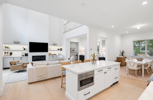 Westhampton Beach House | New Construction 6-bed walk to Westhampton Beach train station for US Open