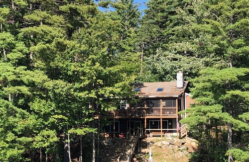 East Wakefield House | PEACEFUL LAKEFRONT GETAWAY ON BEAUTIFUL BELLEAU LAKE!