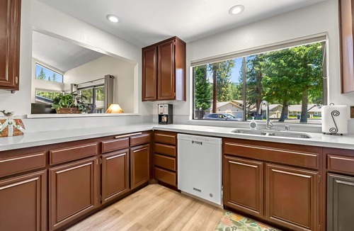 Plumas Eureka Estates Condo | Pine View Cottage - 80 Ponderosa