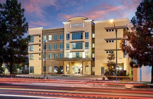 Anaheim Resort Apartment | Queen Studio Suite w/Kitchen Near Disney