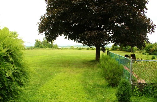 Gettysburg Apartment | Quiet 1-Bedroom Suite in the Country, 2 Mi. from Gettysburg Square.