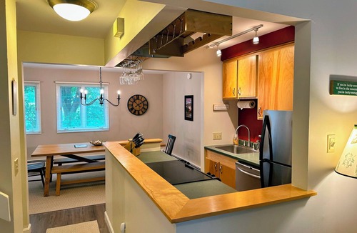 Bretton Woods Villa | R21 Completely Renovated Bretton Woods Condo, AC, Unbeatable Ski-in Ski-out Location! Fast Wifi