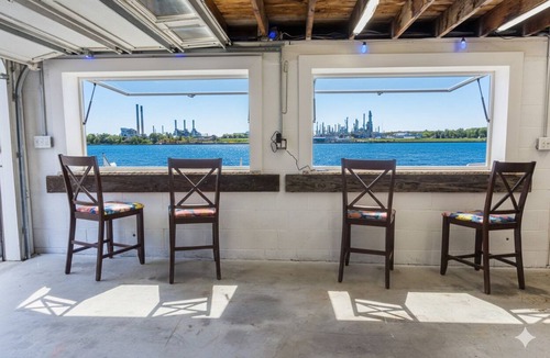 Port Huron House | Riverfront Freighter view, 3 Bedroom with 2 Kings, Hot Tub, Air Hockey, Foosball