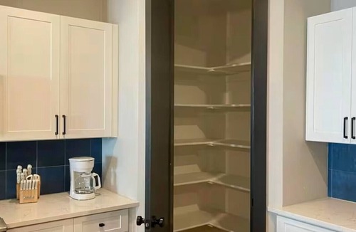 Princeton House | Rose- 3, One Double Room, Sleeps 2 + Free Wifi
