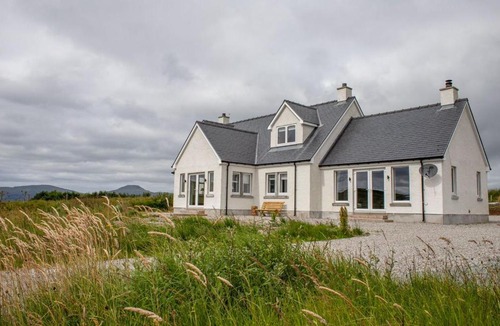 Caroy House | Ruadh