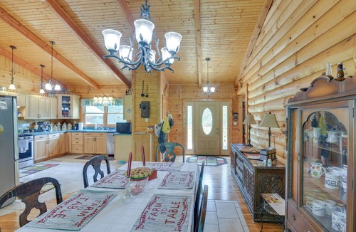 Dailey Cabin | Serene Valley Bend Cabin Rental: 7 Private Acres!