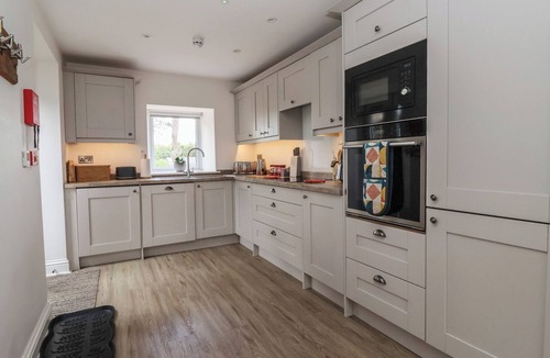 Harrogate Cottage | SHEPHERD'S CROOK, pet friendly, luxury holiday cottage in Spofforth
