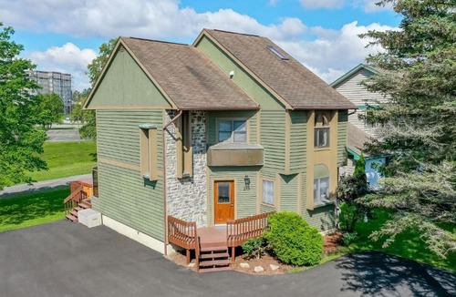 McHenry House | Slope Side