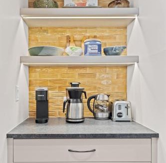 Galindo Apartment | SoCo 1BR/1BA King Suite + Sunroom Porch, Near Zilker Park by Austin Vacay