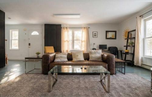 Easton House | Spacious Easton 2BR Townhouse with Big Yard
