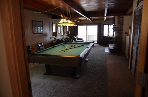 Laconia House | Spacious Waterfront 4 Season Home on Beautiful Lake Winnisquam