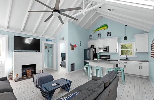 Ocean Beach House | Steps from the beach, Ocean Beach/Seaview border. 5 bedrooms, AC, outdoor shower