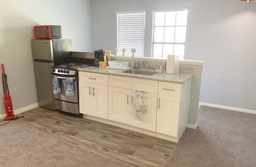 Jersey Village Apartment | Studio with monthly discount with Kitchen, wifi Washer-dryer in a quiet location