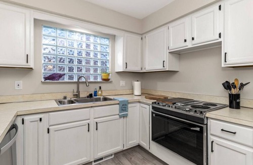 Harrison Township House | Stunning Lake Views | Sleeps 9 | Harrison Twp