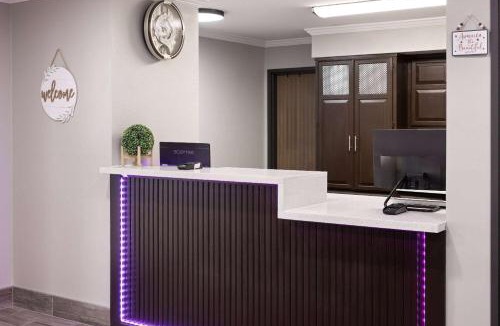 Burnham Hotel | Super 8 by Wyndham Burnham/Lewistown