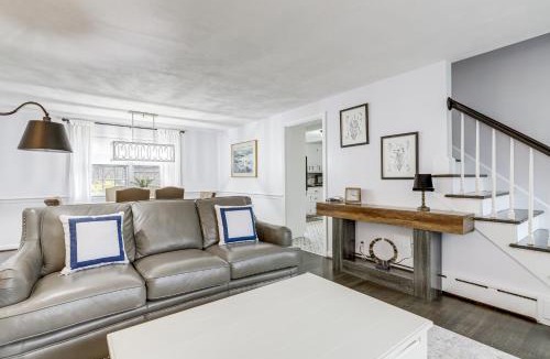Gilman House | Thames River Fun! Sunny Retreat in Quaker Hill
