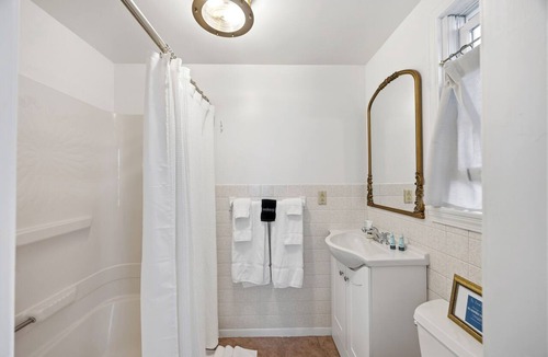 Higgins Beach House | The Breakers Inn