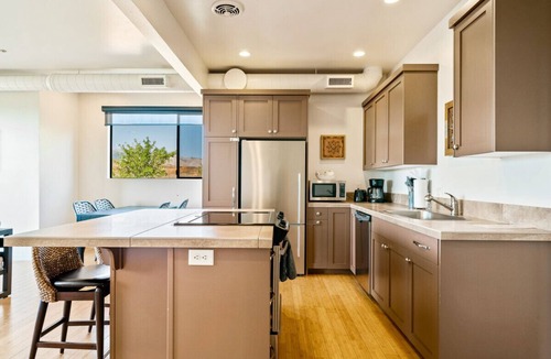 Kayenta Villa | The Crescent Moon - 2 bed 2 bath Suite W/Red Rock Views