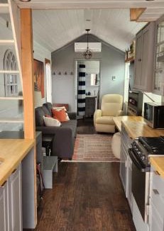 Apple Valley House | Tiny Home Lodge near Zion and Bryce National Parks Hot Tub