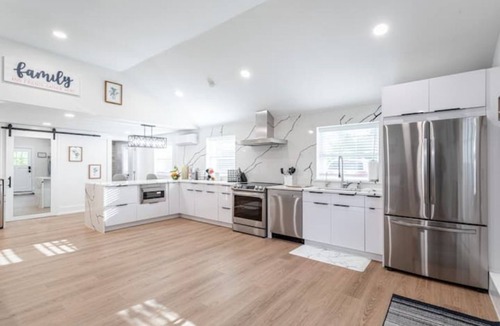 Cold Spring Harbor House | Ultra-Modern Studio | Near Hospital & NYCIM | WiFi