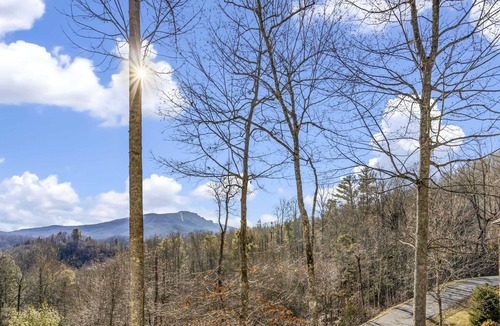 Foscoe Condo | Upscale Condo in Gated Echota Community