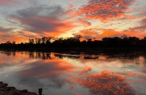 St. Joseph House | Waterfront 2 Bdrm Cabin with Best Sunset View and Huge Yard