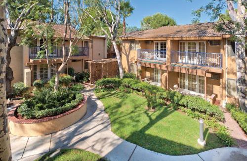 Anaheim Resort House | Wyndham Dolphin's Cove 1BR Suite with Resort Access