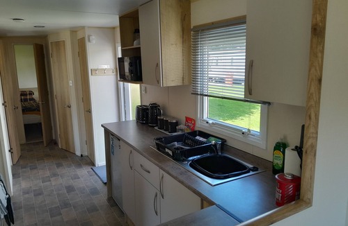 Flookburgh Cabin | Ye Old'e Man - Sleeps 6 & Pet Friendly